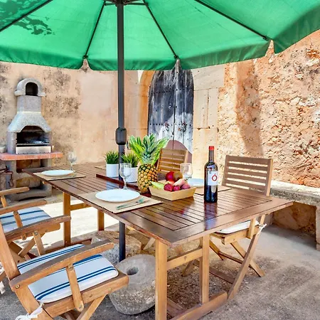 Casa Antigua *